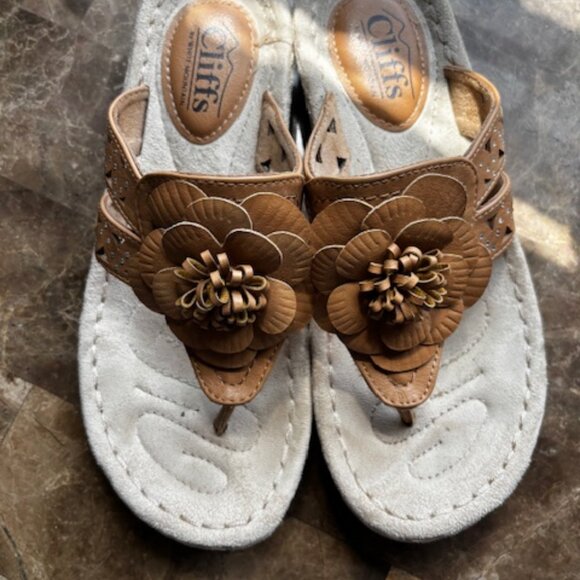 Cliffs by WHITE MOUNTAIN Shoes - Cliffs by White Mountain Sandals